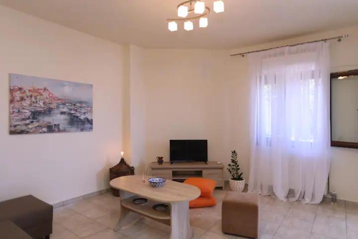 Skopelos Chara'S Lux Apartment Εξωτερικό φωτογραφία
